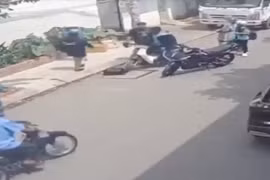 TP HCM: Hai học sinh bị đánh sau khi chạy xe nẹt pô