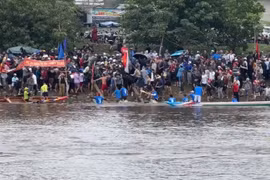 Giải đua ghe xã Quảng Điền phát sinh sự cố, lực lượng chức năng can thiệp