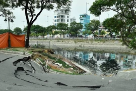 TPHCM ghi nhận sạt lở bờ kè tại phường Chánh Hưng