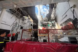 TP Cần Thơ: Cháy tiệm vàng trên đường Hùng Vương