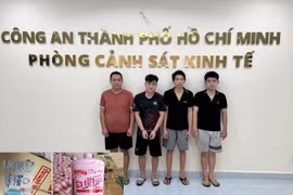 Công an TP HCM triệt phá đường dây sản xuất nước giặt, nước tẩy rửa giả