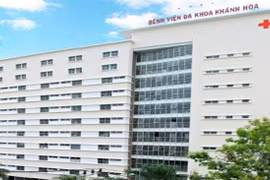 Người đàn ông rơi từ tầng 7 Bệnh viện Đa khoa Khánh Hoà