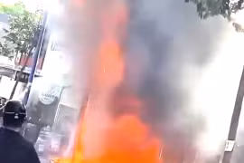 TPHCM: Cửa hàng giày dép phát hỏa giữa trưa, thiệt hại khoảng 300 m²