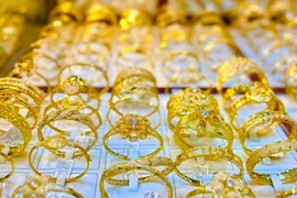 Giá vàng hôm nay 28/8: SJC vượt mốc 128 triệu đồng/lượng