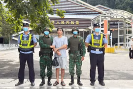 Bắt đối tượng bị truy nã trong số 46 công dân vừa được trao trả