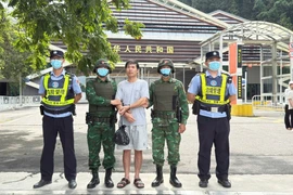 Bắt đối tượng bị truy nã trong số 46 công dân vừa được trao trả