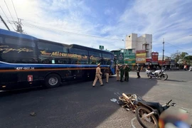 Xe khách va chạm xe máy tại Gia Lai, một phụ nữ tử vong