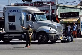 Xe đầu kéo tông xe máy ở Bình Tân, nạn nhân tử vong tại chỗ