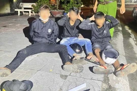 Đồng Tháp: Bắt nhóm thanh niên mang dao tự chế đi giải quyết mâu thuẫn