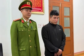 Khởi tố, tạm giam đối tượng dùng đũa tấn công tài xế taxi tại Đắk Lắk