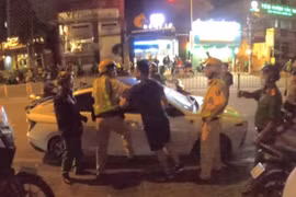Đề nghị truy tố hai đối tượng gây rối trật tự sau khi né kiểm tra nồng độ cồn
