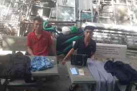 TPHCM: Bắt hai thanh niên cướp điện thoại, tiền mặt của người phụ nữ