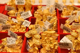 Giá vàng 12/7: "Nóng" từng mét, vàng nhẫn tăng tới 1,5 triệu đồng/lượng