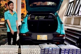 Phát hiện ô tô chở 2.000 gói thuốc lá lậu trên Quốc lộ 22