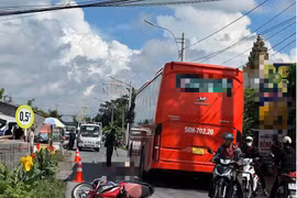 Vĩnh Long: Cô gái tử vong sau va chạm xe khách và xe ngược chiều