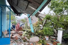  Long An: Mưa giông làm sập tường, hai bà cháu tử vong thương tâm