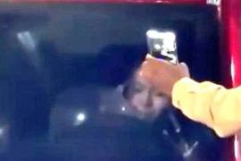 Clip nữ ca sĩ hít bóng cười trước mặt CSGT lan truyền trên mạng xã hội