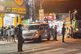 Va chạm với xe tải, phụ nữ đi xe đạp thiệt mạng ở Nha Trang