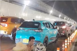 Điều tra vụ tai nạn giao thông liên hoàn trong hầm sông Sài Gòn