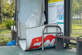 Điều tra vụ nam thanh niên tử vong trong nhà chờ xe buýt ở TP HCM