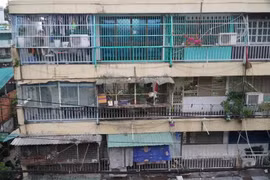 TP HCM yêu cầu xử lý nghiêm chung cư cơi nới, làm cản trở lối thoát hiểm