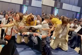 Choáng với video giành giật phiếu đặt cọc căn hộ ở TP HCM