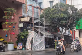 Cháy tại tầng 3 nhà hàng trên đường Hồ Hảo Hớn, TP HCM