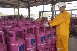 Sau 3 lần tăng, giá gas bán lẻ chính thức giảm từ ngày 13/3