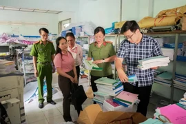 Cần Thơ thu giữ 500 bản giáo trình trái phép, xử lý chủ cửa hàng photocopy