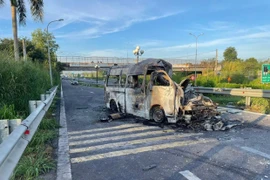 Va chạm xe cứu thương và xe đầu kéo tại Đồng Nai làm 3 người tử vong