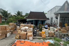 Phát hiện 3 điểm sản xuất, buôn bán nước hoa giả tại Cần Thơ