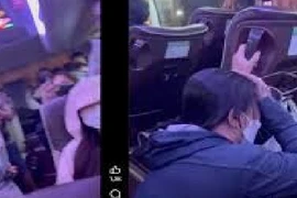 Hành khách hoảng loạn khi xe khách Mỹ Tho – TPHCM truy đuổi xe tải nhỏ