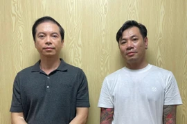 Mâu thuẫn sau va chạm giữa hai ô tô ở phường Bến Thành