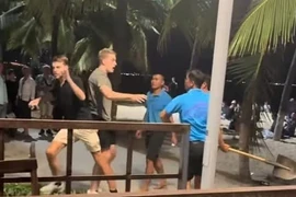 Du khách nước ngoài bị dọa đánh tại bãi biển Nha Trang