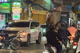 Va chạm liên hoàn trên đường Huỳnh Tấn Phát, một phụ nữ tử vong