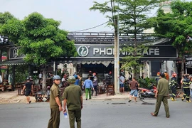 Cháy quán cà phê ở Bình Tân, khách hoảng hốt tháo chạy