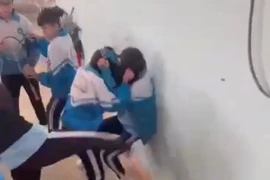 Gia Lai: Nữ sinh lớp 7 bị đánh hội đồng trong khuôn viên trường 