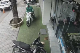 Trộm xe máy chỉ trong 10 giây bị camera ghi lại tại Đồng Nai