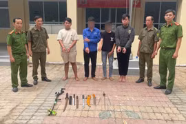 Xử lý nhóm thiếu niên dùng hung khí gây náo loạn quán cà phê