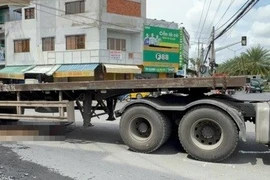 Tai nạn thương tâm ở Long Xuyên, một phụ nữ tử vong dưới gầm xe đầu kéo