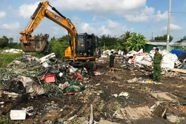 Lập biên bản xử lý: Cơ sở kinh doanh xả thải trái phép tại Đồng Tháp