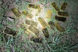 Tây Ninh: Thu giữ lượng lớn vàng bị bỏ lại gần biên giới