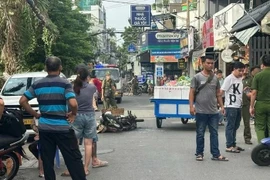 TP HCM: Xe máy va chạm xe lôi chở rau, một người tử vong