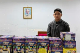 Đà Nẵng: Tạm giữ nam thanh niên buôn bán pháo nổ trái phép