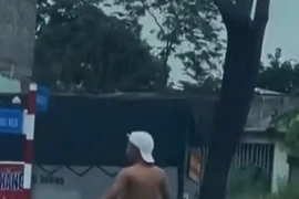 TP HCM: Người đàn ông cầm dao dọa chém người, gây náo loạn quốc lộ 13