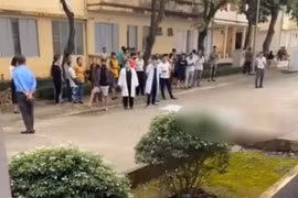 Đồng Nai: Cụ ông 80 tuổi rơi từ tầng 8 bệnh viện xuống đất, tử vong tại chỗ