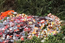 Công an vào cuộc điều tra vụ vứt bỏ thuốc tây số lượng lớn