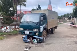 Bảo Lộc: Va chạm với xe tải, 4 người thương vong