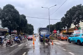 Va chạm giữa xe tải và xe máy khiến hai ông cháu tử vong ở Gia Lai