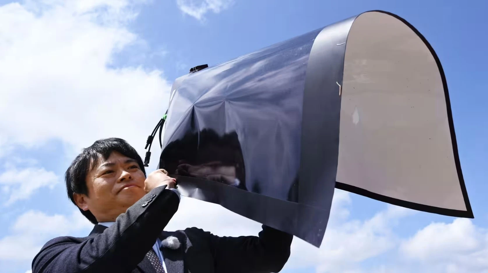 Nhật Bản tung công nghệ pin mỏng như giấy tại Expo 2025